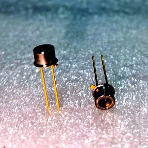 (image for) hamamatsu Si photodiodes S12698 High UV resistance photodiodes for UV monitor